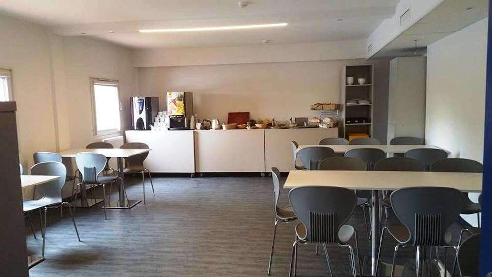 Drive Inn Hotel Törökbálint 외부 사진